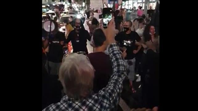 הפגנה נגד חוק הקורונה בכיכר רבין בתל אביב 4.6.20