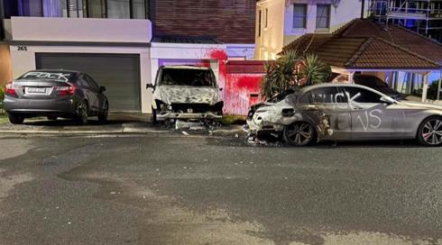 עוד מתקפה אנטישמית באוסטרליה: כתובות נאצה רוססו בשכונה יהודית בסידני, מכוניות הועלו באש