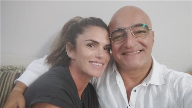 דודי אשכנזי ואשתו רחלי בתחנת המשטרה בקוס לפני השחרור 06.07.22