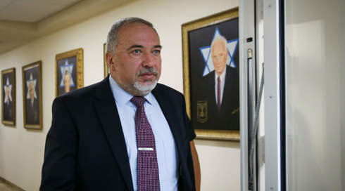 ליברמן: "אין כוונה למהלך צבאי"