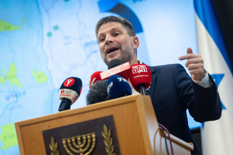סמוטריץ' מציג את תוכנית הסיפוח