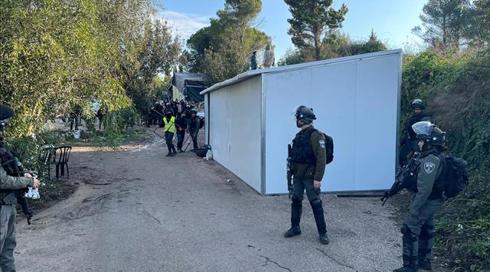 אחרי צעדת האלפים: כוחות הביטחון הרסו מבנים במאחז חומש