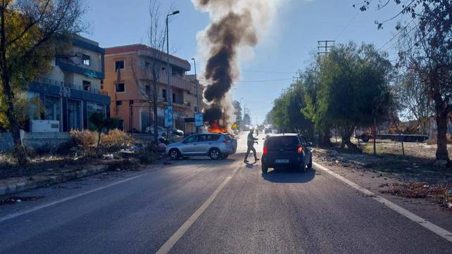 רכב שהותקף בבינת ג'בייל בדרום לבנון, קרוב למחסום של צבא לבנון