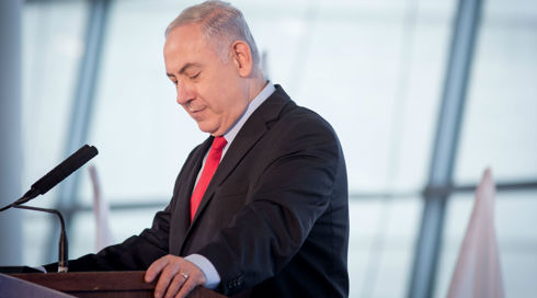 נתניהו ייחקר באזהרה ביום שישי בתיק בזק; צפוי למסור עדות בפרשת הצוללות