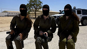 ״גם אנחנו רוצות לתרום״: הצעירות הדתיות שלא מבקשות הנחות בדרך ללוחמה