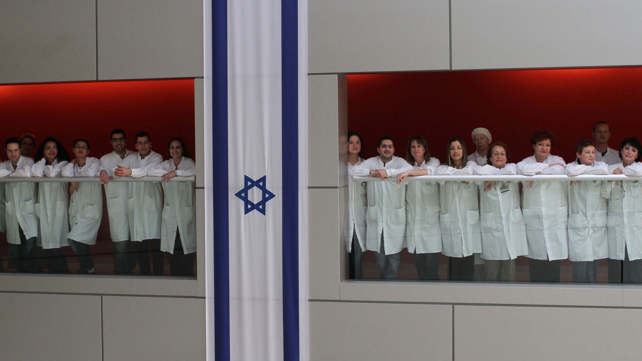חשבון בבקשה. עובדי טבע (למצולמים אין קשר לכתבה)