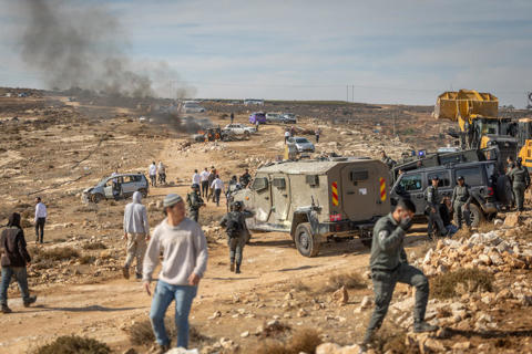 פינוי מבנים לא חוקיים במאחז צור משגבי שבגוש עציון, נובמבר 2025