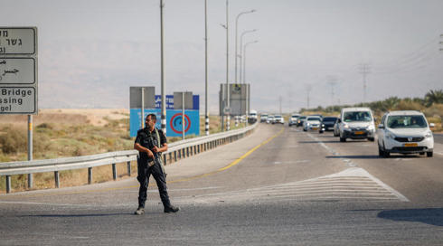 חודשיים אחרי הפיגוע הקשה: האם מעבר אלנבי ייפתח מחדש לסחורות?