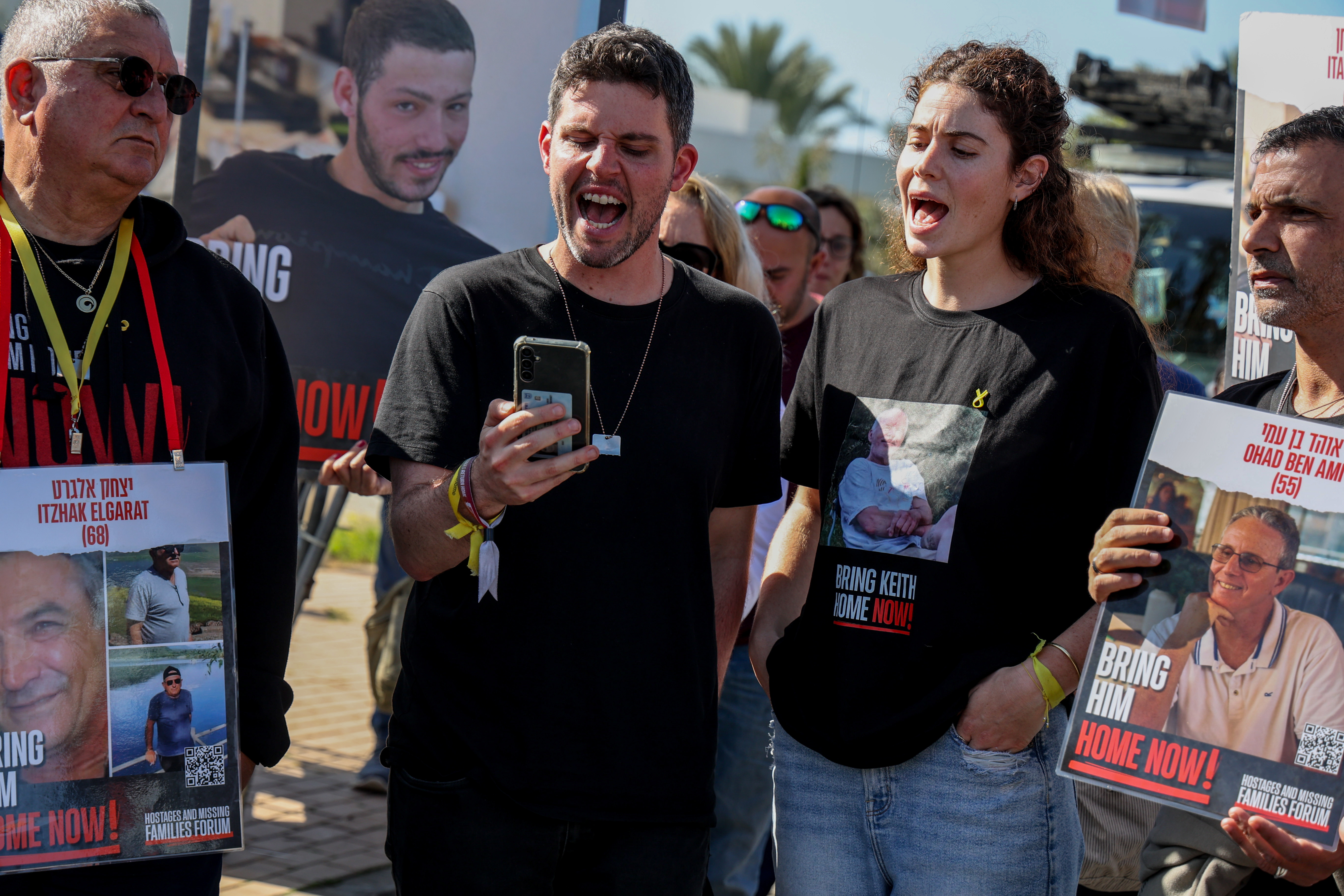 משפחות חטופים בקיסריה