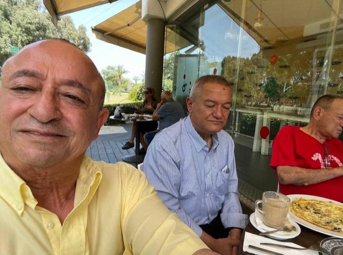 כבוב בארוחת בוקר עם חולדאי