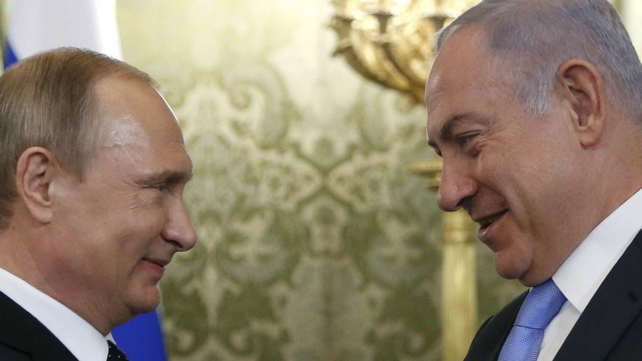 מימין: ראש הממשלה נתניהו ונשיא רוסיה פוטין