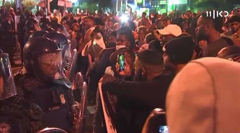 "כשהם שולפים אקדח, זה יסתיים במוות": כתב כאן חדשות מדווח מזירת הירי באטלנטה