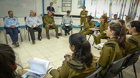 תכנית חינוך חדשה בצה"ל: ללא נושאים שנויים במחלוקת, יותר מורשת קרב