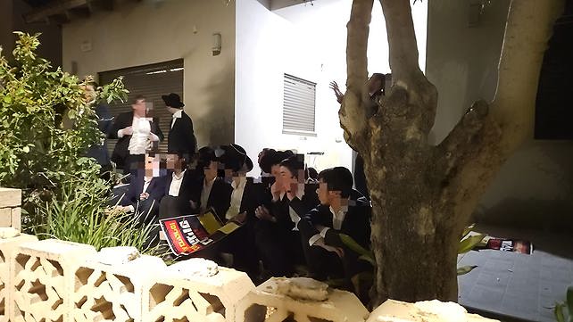 חרדים פרצו לבית קצין משטרה צבאית באשקלון