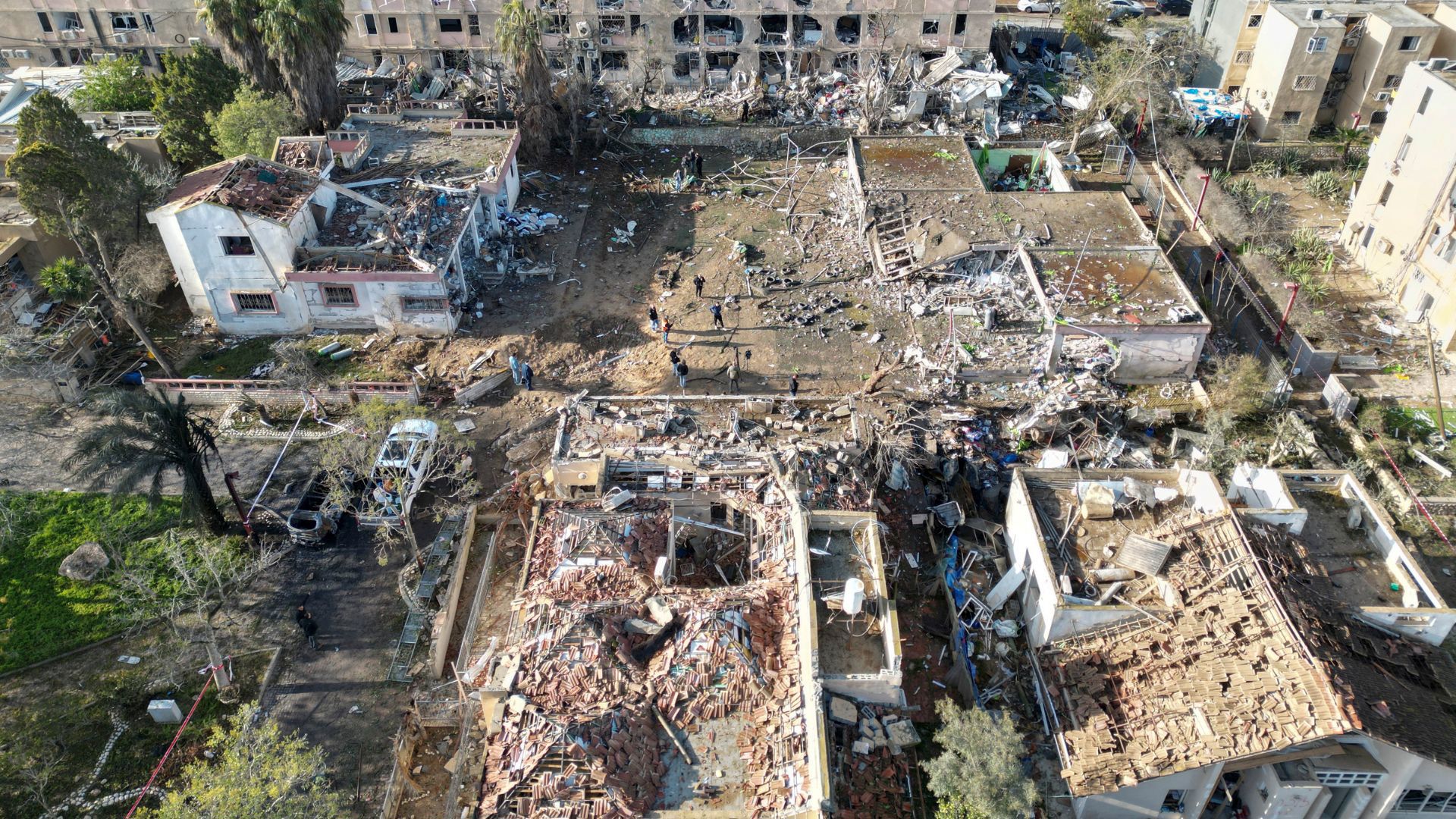 זירת פגיעת הטיל האיראני בדימונה, מרץ 2025