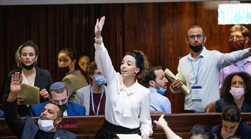 אחרי פרישת סילמן: בנט מכנס את חברי סיעת ימינה בלשכתו
