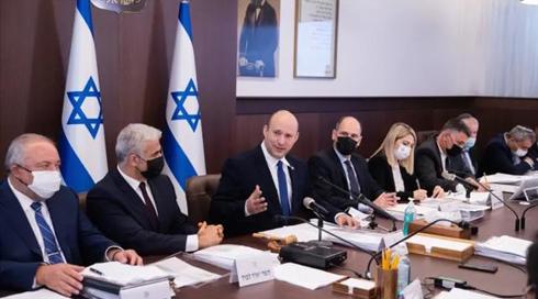 לפיד מגיב לפרסום כאן חדשות על התנגדותו לתו הירוק בקניונים: "בונים צעדים מול מציאות"