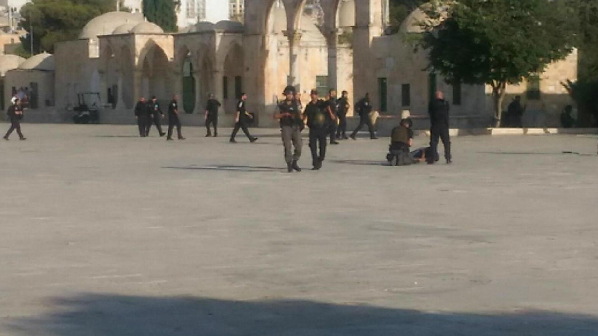 כוחות הביטחון באזור הפיגוע בהר הבית