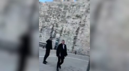 שני נערים יהודים ירקו על איש דת נוצרי בירושלים