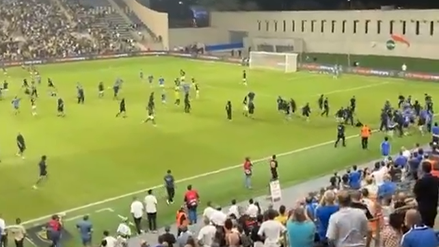 קטטה המונית בין אוהדי בית"ר ירושלים והפועל פתח תקווה