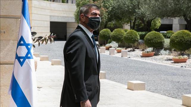 אשכנזי לקראת פגישתו עם ראש ממשלת יוון