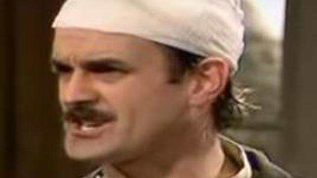 ג'ון קליז מתוך הסדרה המלון של פולטי