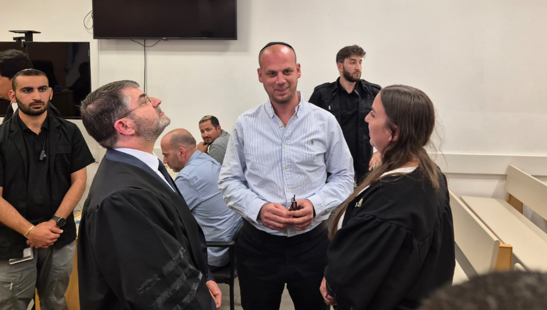 אלי פלדשטיין בבית המשפט, אפריל 2025