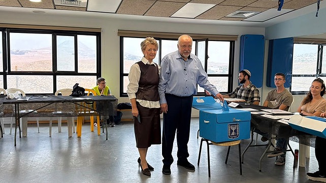 יו"ר ישראל ביתנו, אביגדור ליברמן, הצביע בנוקדים