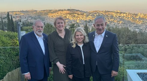 הסעודה של נתניהו והאקבי בבית המיליארדר שהוסתר מהפרסום