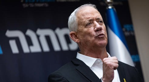 גנץ מזהיר: "אי ציות לפסיקת בג"ץ יהיה ראשית קץ הדמוקרטיה בישראל"