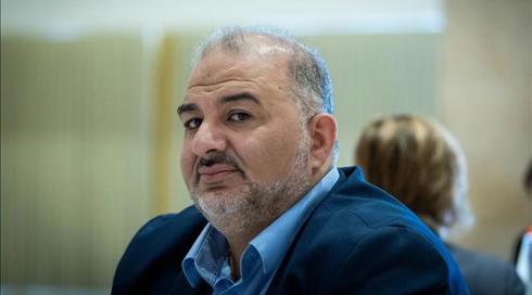 אחרי אישור חוק האזרחות: בקואליציה מנסים להרגיע את רע"ם