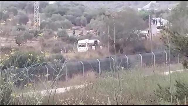 פלסטינים חוצים את גדר הגבול סמוך לקיבוץ בחן, 19.08.20