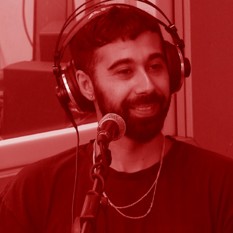 וייב איש באירוח מוזיקלי