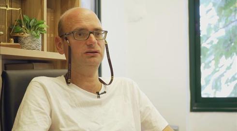 "יש לו חלק עיקרי בהרס של החיים שלי": המאבק של קורבן האונס הברוטלי בבסיס זיקים