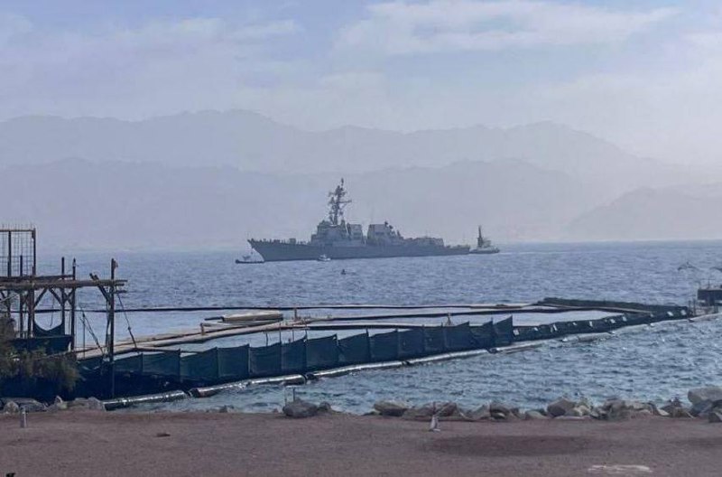 המשחתת האמריקנית USS Delbert D. Black בנמל אילת
