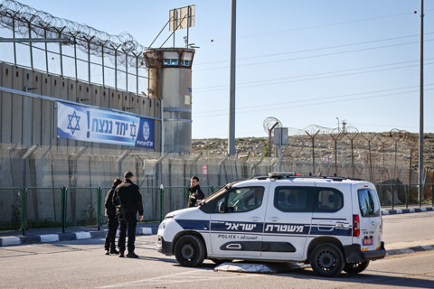 כלא עופר לקראת שחרור אסירים בעסקת החטופים השנייה