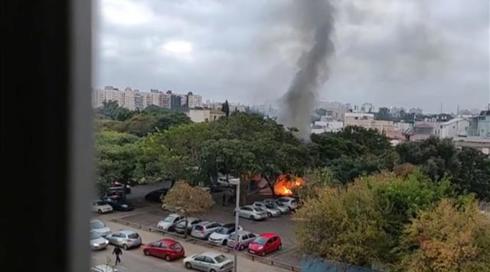 מי מצית את רכבי הסטודנטים באקדמית ת"א-יפו?