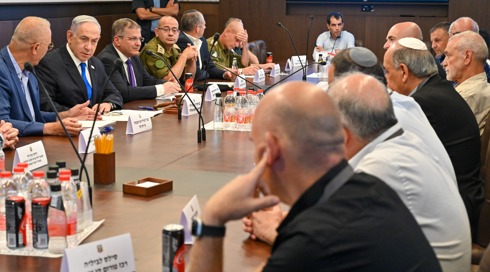 אחרי המינויים לצפון ולדרום: נתניהו מקדם פרויקטור ליהודה ושומרון