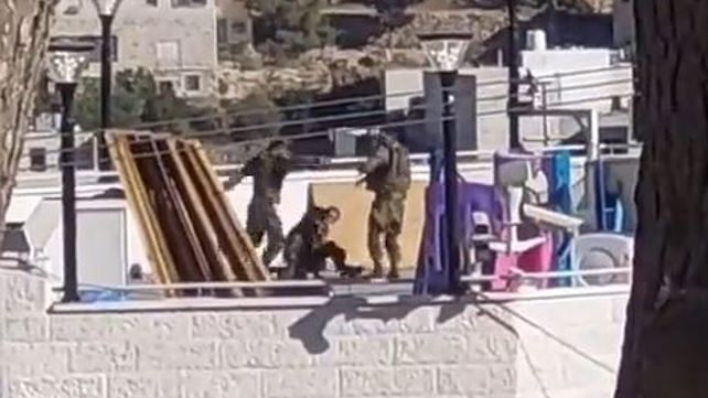 קטטה בין לוחמי צה״ל בזמן פעילות מבצעית בחברון