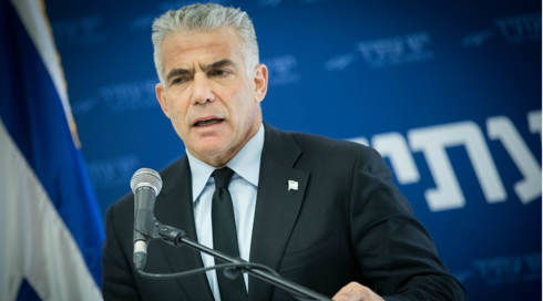 לפיד: "החרדים קלטו שנתניהו מתקפל ואיבדו את הברקסים"