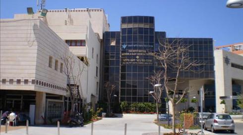 משרד הבריאות: מאבטח לא מוסמך לחפש חמץ בכניסה לבית חולים