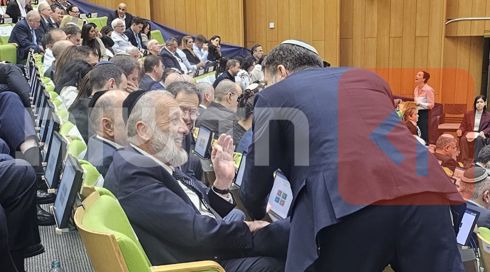 תמונה ששווה 800 מיליון: שר האוצר רמס את ה"בייס" שלו - וחגג