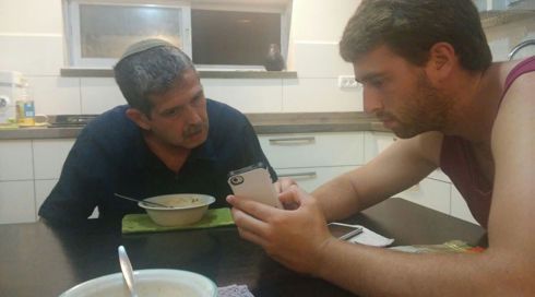 אביו של החטוף אבינתן אור: "נתניהו מומחה בגרירת רגליים"