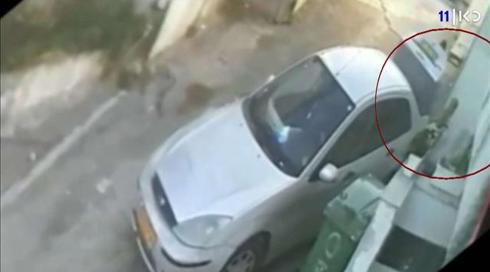 גורר את גופת אשתו: התיעוד שהביא לתפנית בחקירה