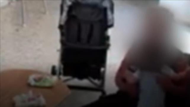 מטפלת שהתעללה בתינוק