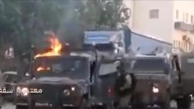 ג'יפ של צה"ל עולה באש ברמאללה