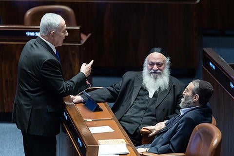 משה גפני, יצחק גולדקנופף וראש המממשלה בנימין נתניהו בכנסת