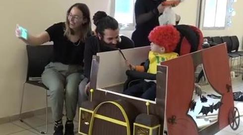 "שיהיה להם שמח ונוח": המיזם שמעצב תחפושות לילדים עם מוגבלויות