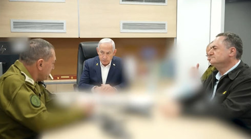מבצע או עסקה? רגע לפני שהלחימה בעזה מתרחבת - חמאס חזר לשולחן המו"מ