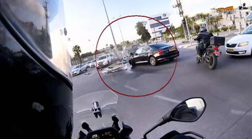 עשה תאונה, איבד הכרה – ונעצר: המרדף החריג אחרי גנב הרכב